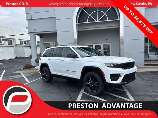Bright White Clearcoat 2025 Jeep Grand Cherokee Laredo