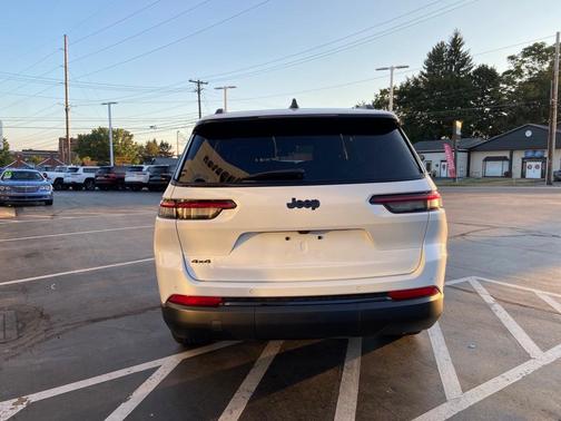2025 Jeep Grand Cherokee L Laredo