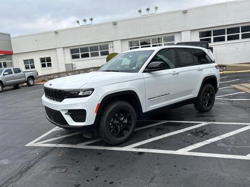2025 Jeep Grand Cherokee Laredo