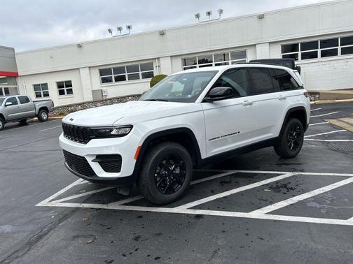 2025 Jeep Grand Cherokee Laredo