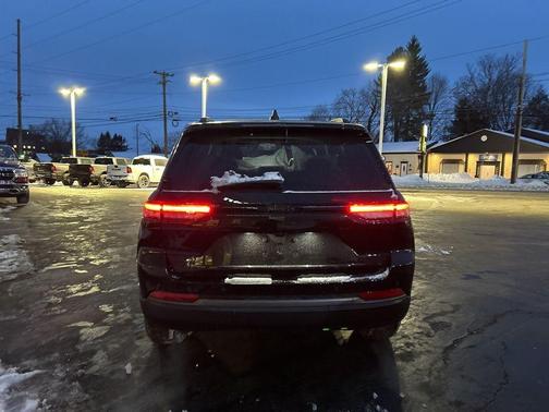 2026 Jeep Grand Cherokee Laredo