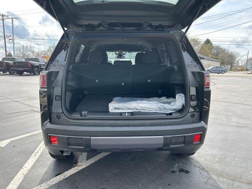 Diamond Black 2026 Jeep Cherokee LAREDO/LIMITED