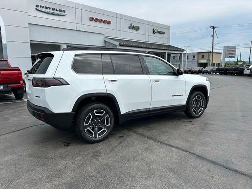 Bright White Clearcoat 2026 Jeep Cherokee LAREDO/LIMITED