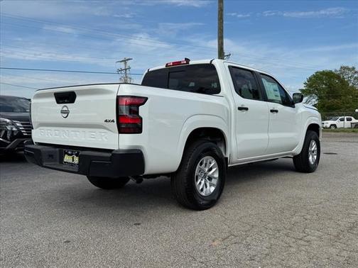 2025 Nissan Frontier S