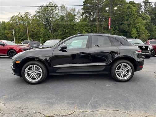 2021 Porsche Macan Base