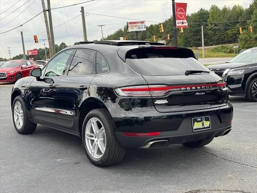 2021 Porsche Macan Base