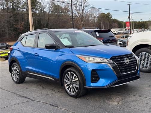 2023 Nissan Kicks SR