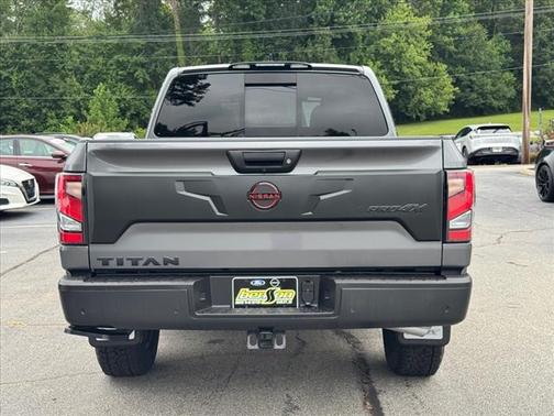 2024 Nissan Titan PRO-4X