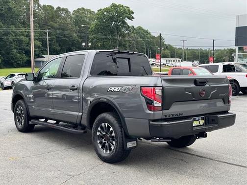2024 Nissan Titan PRO-4X