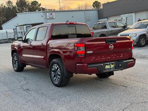 2024 Nissan Frontier SL