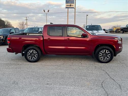 2024 Nissan Frontier SL