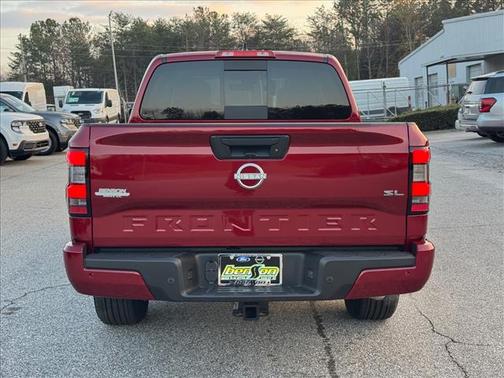 2024 Nissan Frontier SL