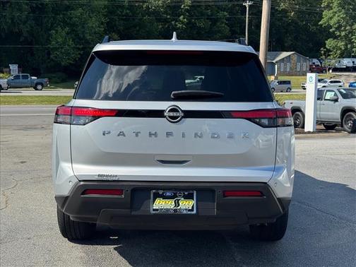 Brilliant Silver Metallic 2025 Nissan Pathfinder SV