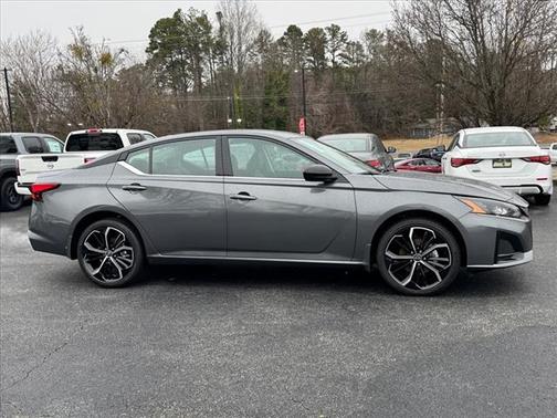 2025 Nissan Altima SR