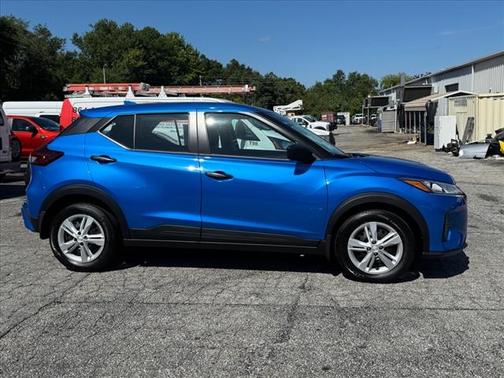 2025 Nissan Kicks Play S