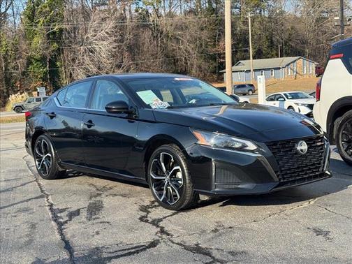 2025 Nissan Altima SR