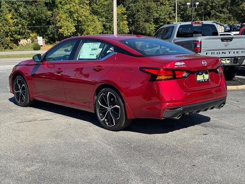 2025 Nissan Altima SR
