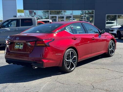 2025 Nissan Altima SR