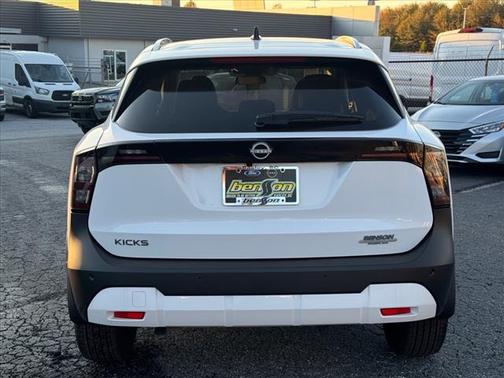 2026 Nissan Kicks SV