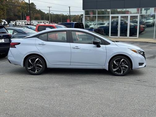 2025 Nissan Versa 1.6 SR