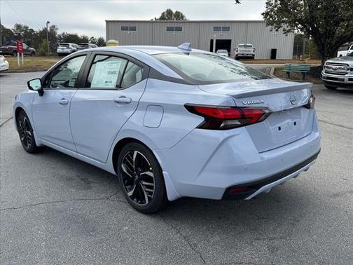 2025 Nissan Versa 1.6 SR