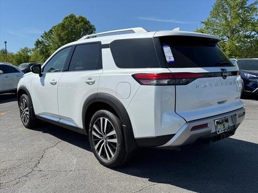 2025 Nissan Pathfinder Platinum