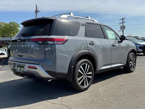 2025 Nissan Pathfinder Platinum