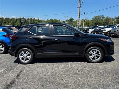 2025 Nissan Kicks Play S