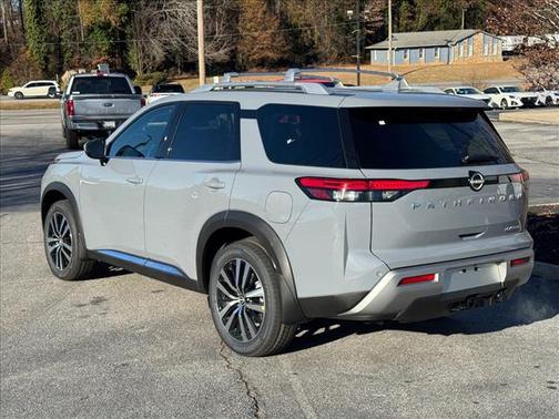 2025 Nissan Pathfinder Platinum