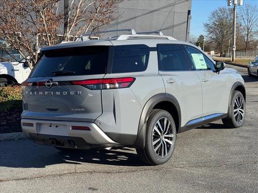 2025 Nissan Pathfinder Platinum