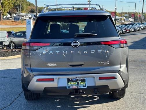 2023 Nissan Pathfinder Platinum