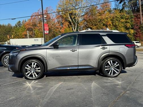 2023 Nissan Pathfinder Platinum