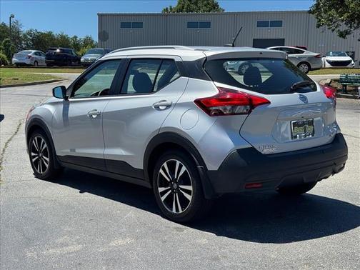 Brilliant Silver 2020 Nissan Kicks SV