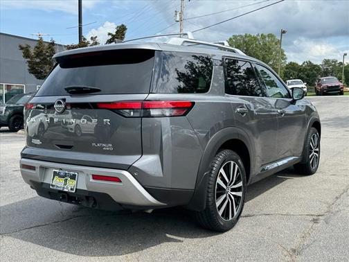 2023 Nissan Pathfinder Platinum