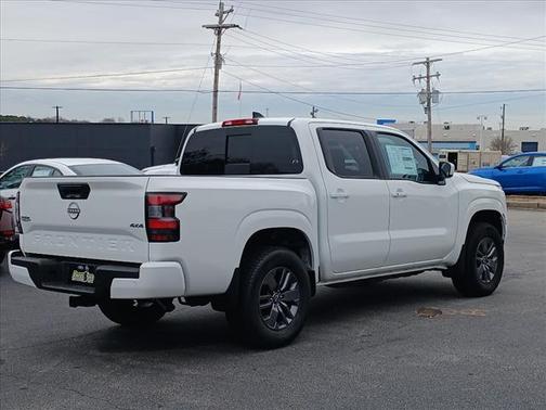 2025 Nissan Frontier SV