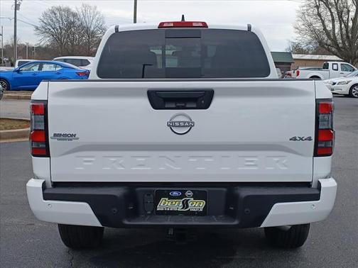 2025 Nissan Frontier SV
