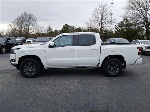 2025 Nissan Frontier SV