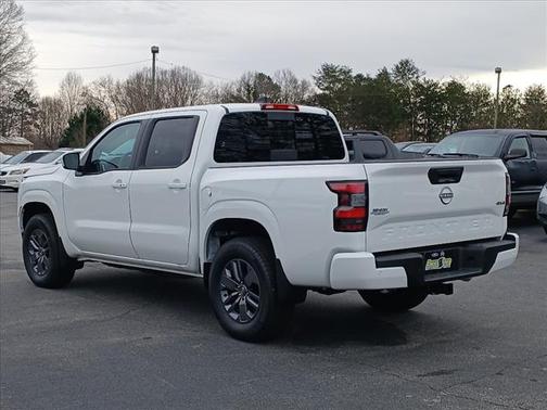 2025 Nissan Frontier SV