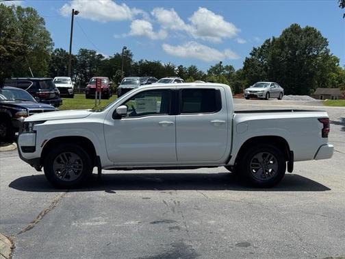 2025 Nissan Frontier SV