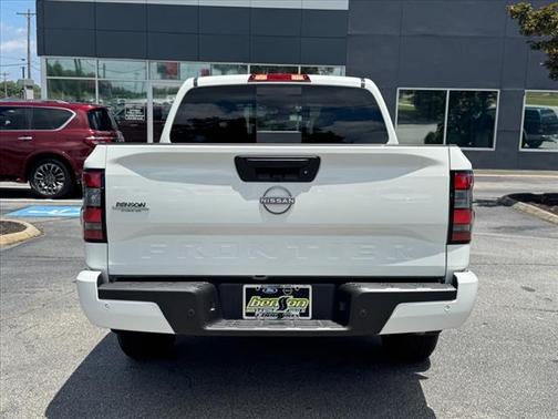 2025 Nissan Frontier SV