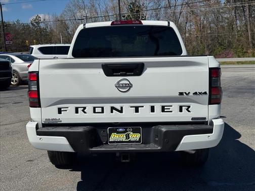 2023 Nissan Frontier SV