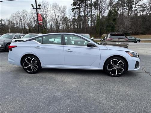 2024 Nissan Altima 2.5 SR