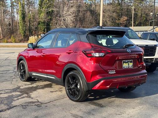 2021 Nissan Kicks SR