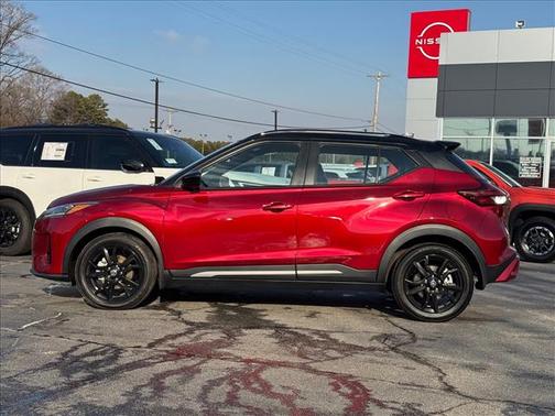 2021 Nissan Kicks SR