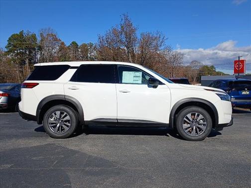 2025 Nissan Pathfinder S
