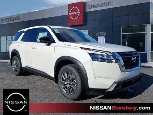 2025 Nissan Pathfinder S