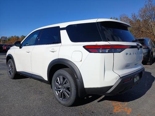 2025 Nissan Pathfinder S