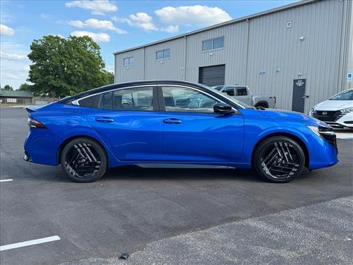 2t Blu Blk Roof 2026 Nissan Sentra SR