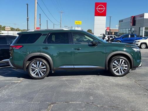 2022 Nissan Pathfinder Platinum
