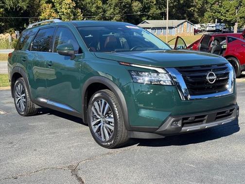 2022 Nissan Pathfinder Platinum